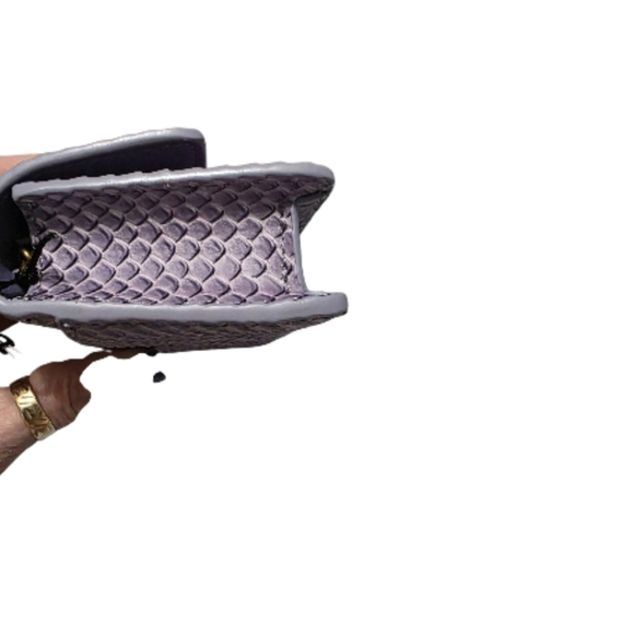 Kurt Geiger Small Shoreditch Crossbody Lilac Snake Emboss Leather Bag NWT - Picture 5 of 10
